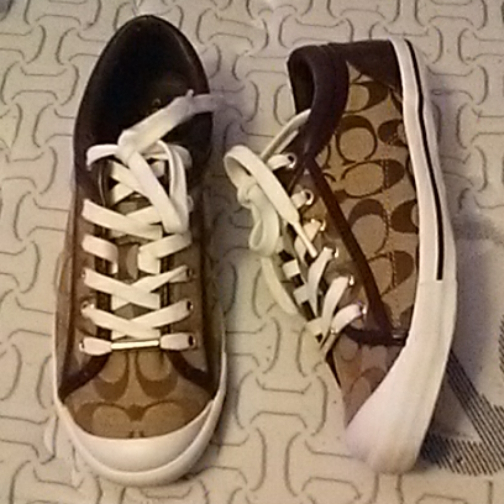 Coach Logo Tennis Shoes 8B NWOB